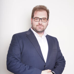 دکتر رامین صفری | مدیر مالی و عضو اصلی هیئت مدیره | ایلقار حساب آراز | حسابداری در تبریز