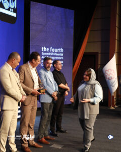 دریافت تندیس برند تاثیرگذار ملی توسط مدیرعامل محترم موسسه ایلقار حساب، خانم دکتر مهری صفری